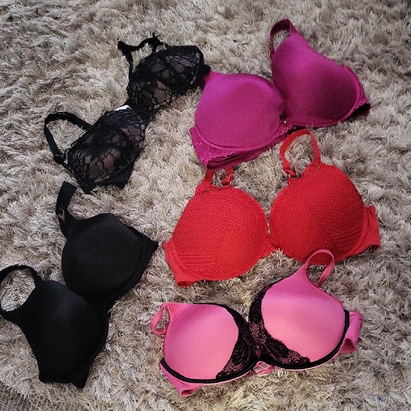 Cacique Other - Bundle Cacique Black, Pink, and Red Bra Set